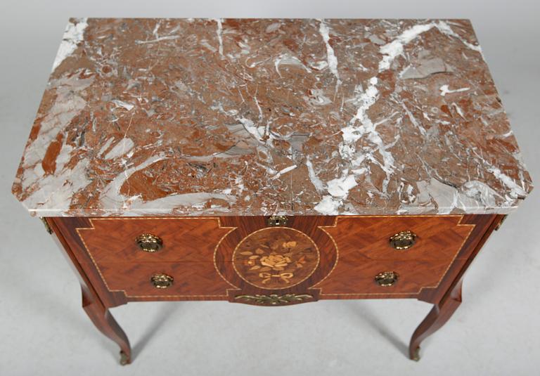 BYRÅ, gustaviansk stil, 1900-talets mitt.