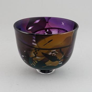 BERTIL VALLIEN, a glass bowl, Kosta Boda Unique, signed B. Vallien.