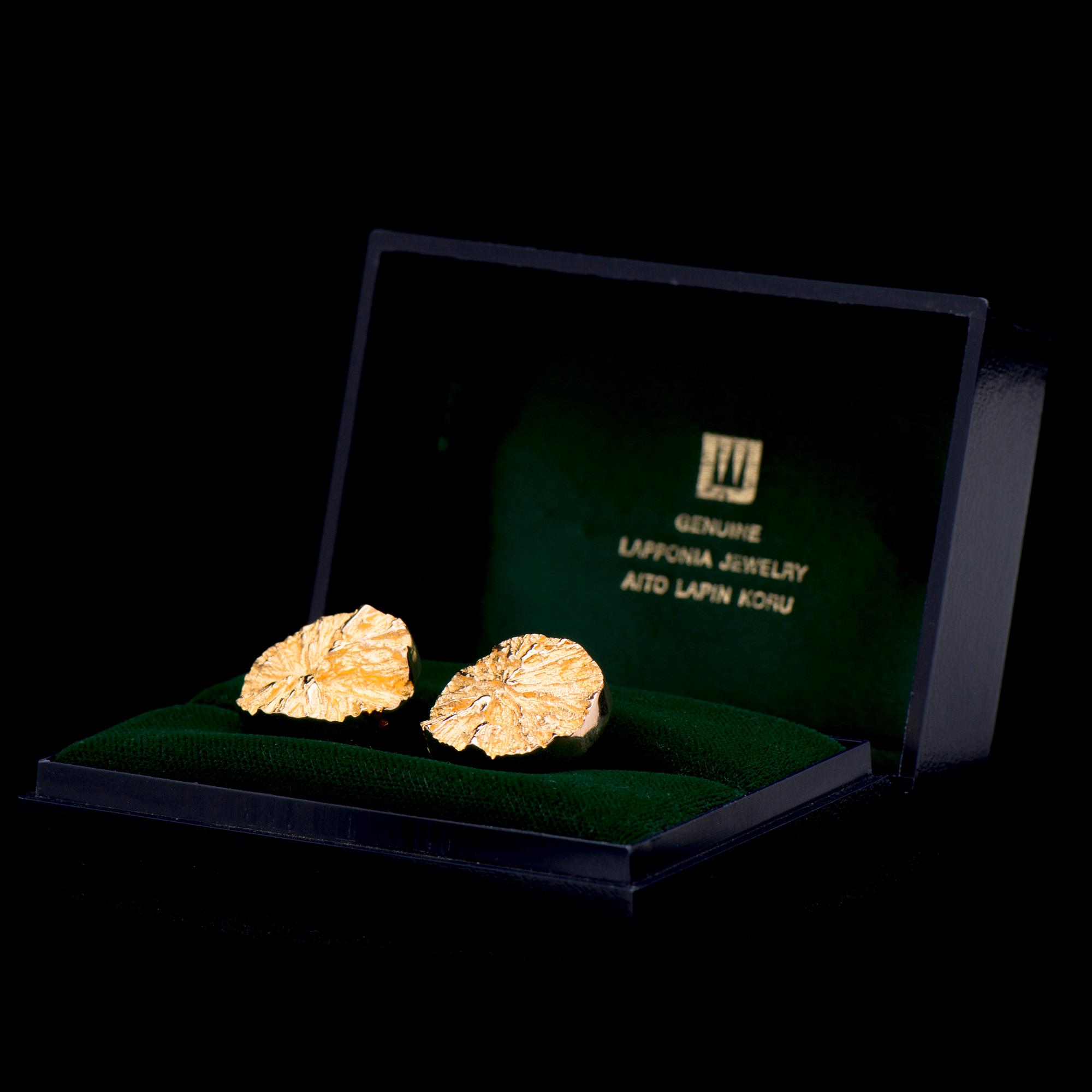 A PAIR OF BJÖRN WECKSTRÖM CUFFLINKS, "Pirunpyörät", 14K gold. Lapponia 1970.