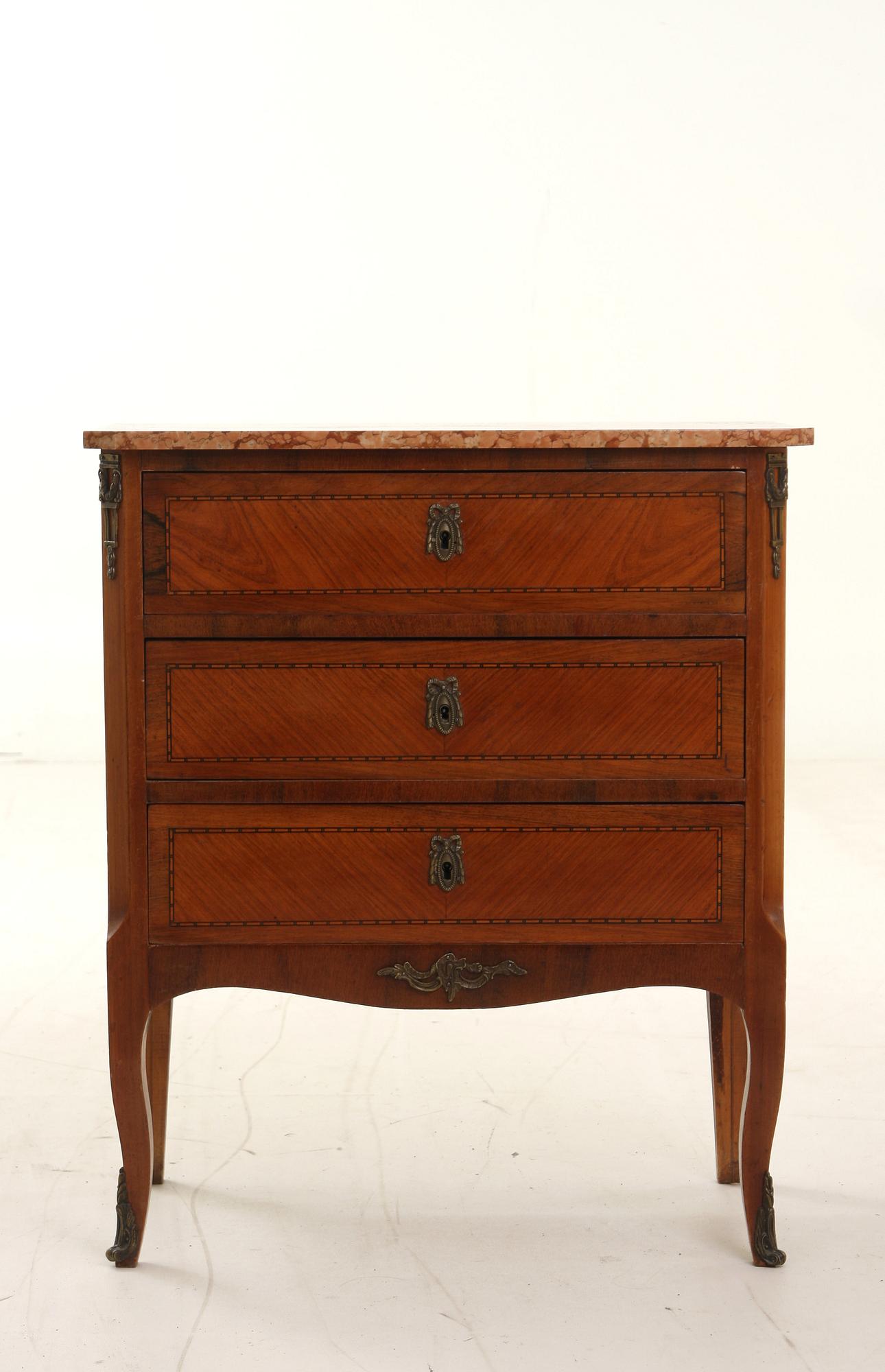 BYRÅ, gustaviansk stil, 1900-talets början.