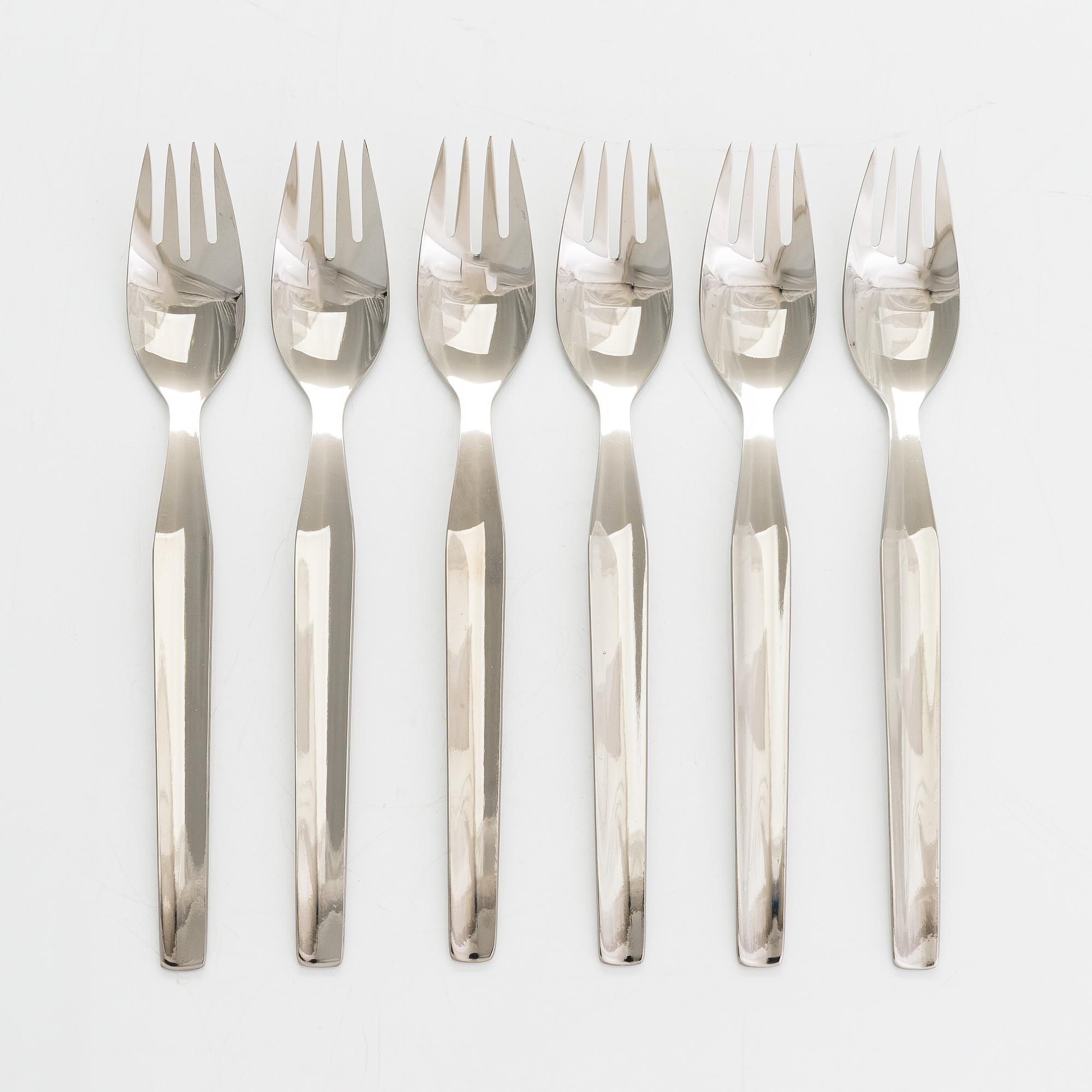 Tapio Wirkkala, a 20-pcs steel set of 'Caravelle' cutlery for Hopeakeskus Oy Finland.