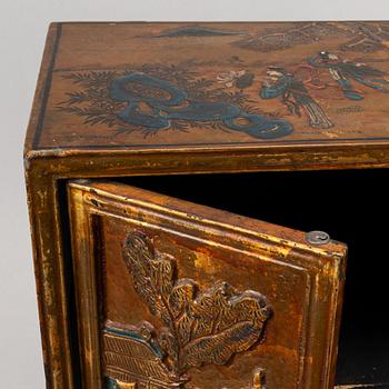 A pair of chinese cabinets, 20th Century.