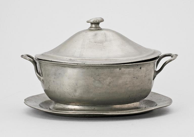 TERRIN MED LOCK OCH FAT, tenn, Johan B Sundberg, Göteborg, 1790.