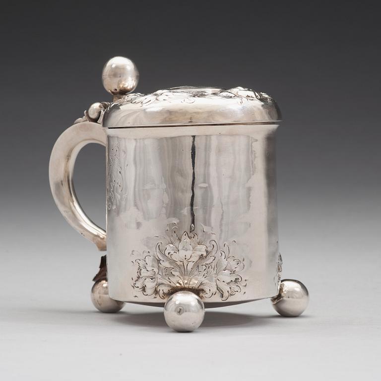 Johannes Johannesen Reimers d ä, dryckeskanna, silver, Bergen c:a 1700.