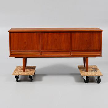 SIDEBOARD, 1900-talets tredje kvartal.