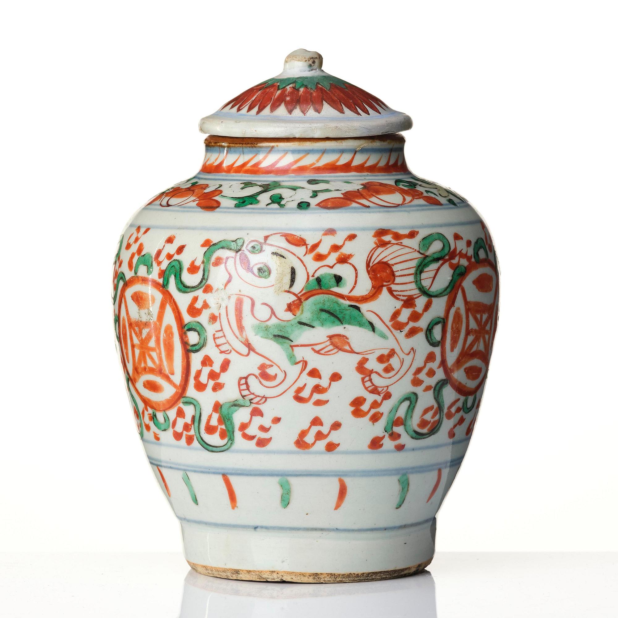 A wucai decorated jar with cover, Transition, 17th century.