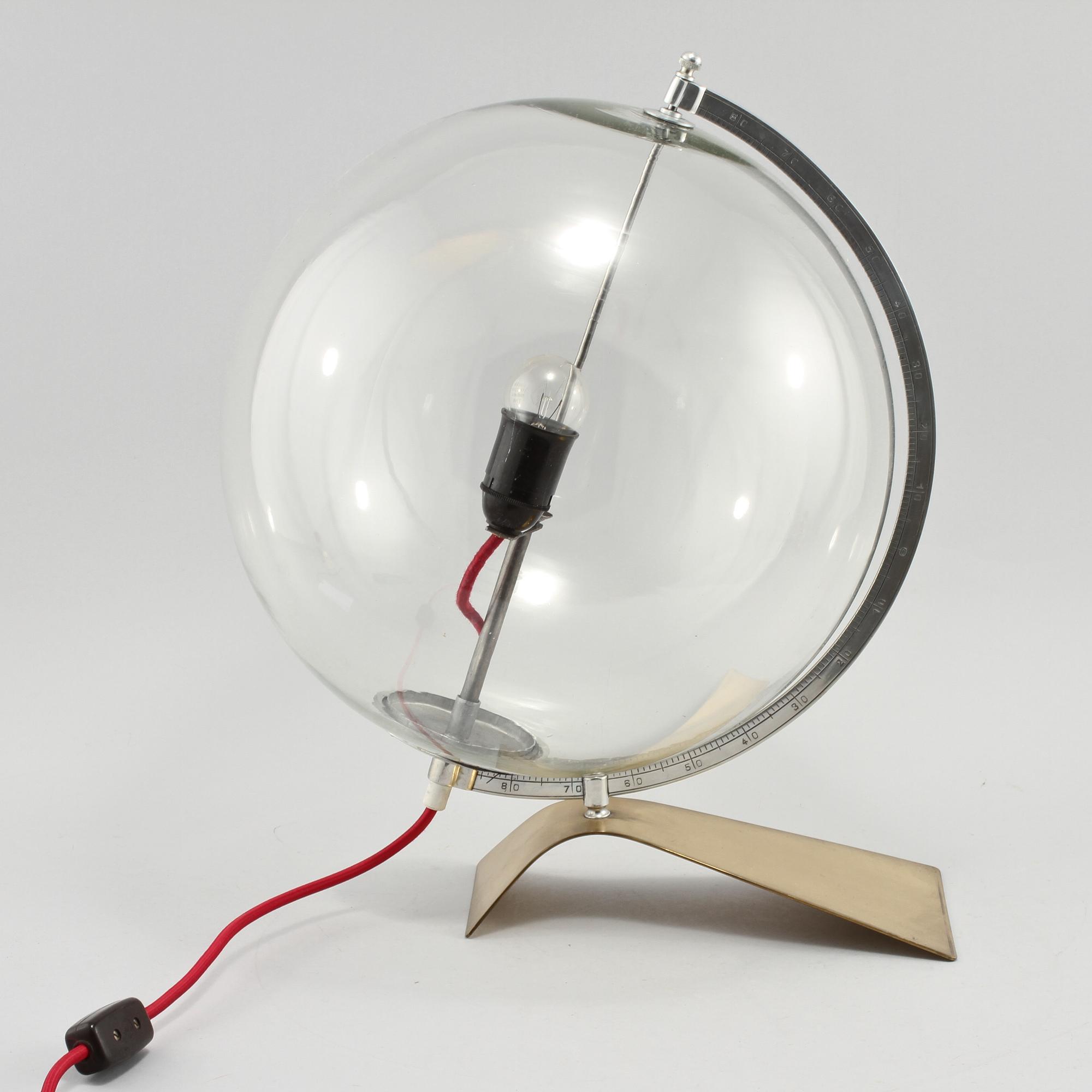 BORDSLAMPA, i form av jordglob, 1959.
