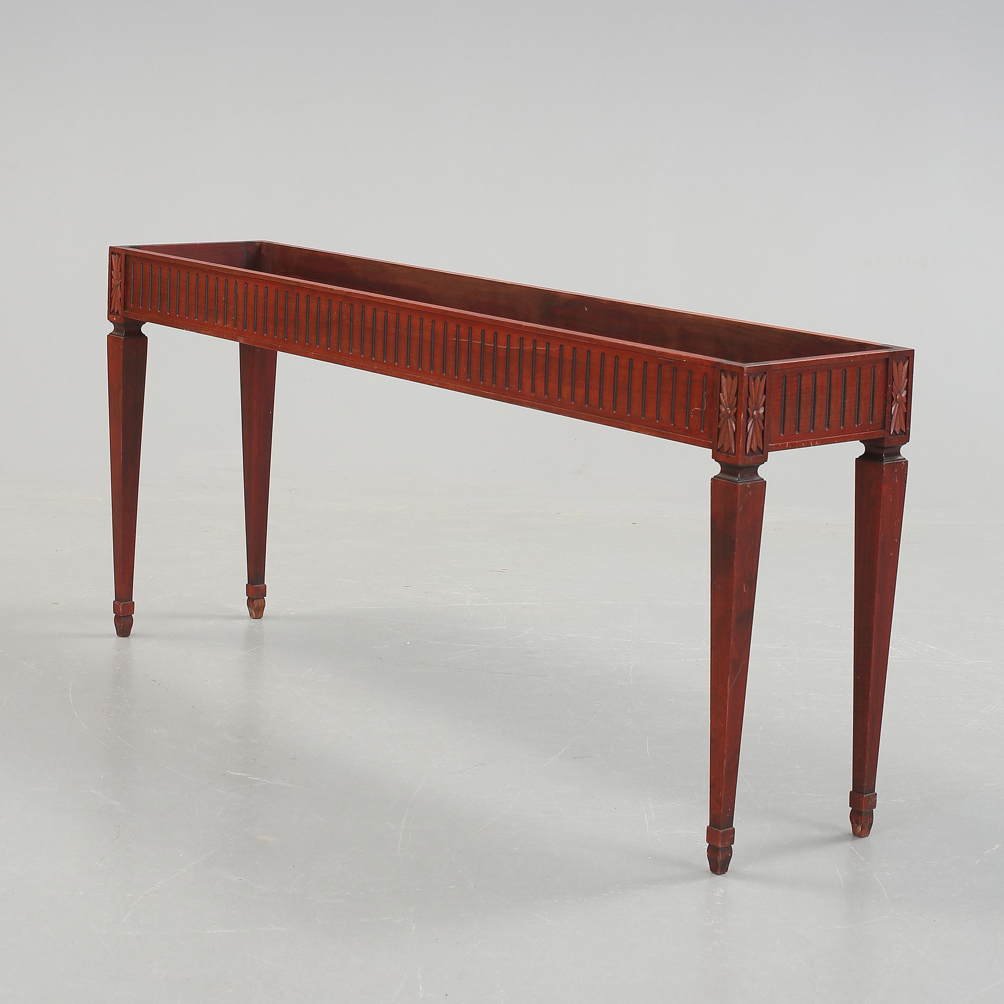BLOMBORD, gustaviansk stil, 1900-tal.