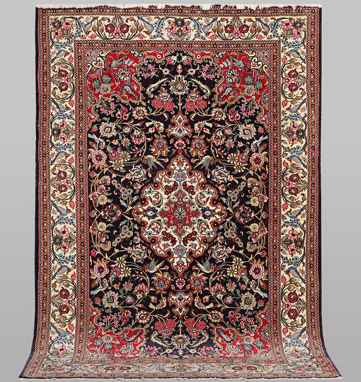 A carpet, Quum, ca 254 x 160 cm .