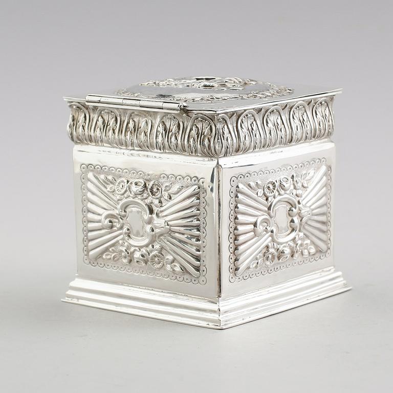 TEDOSA, silver, Mappin & Webb, London 1892. Vikt ca 325 gram.