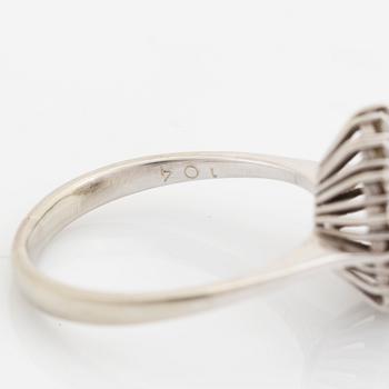 Brilliant cut diamond ring.