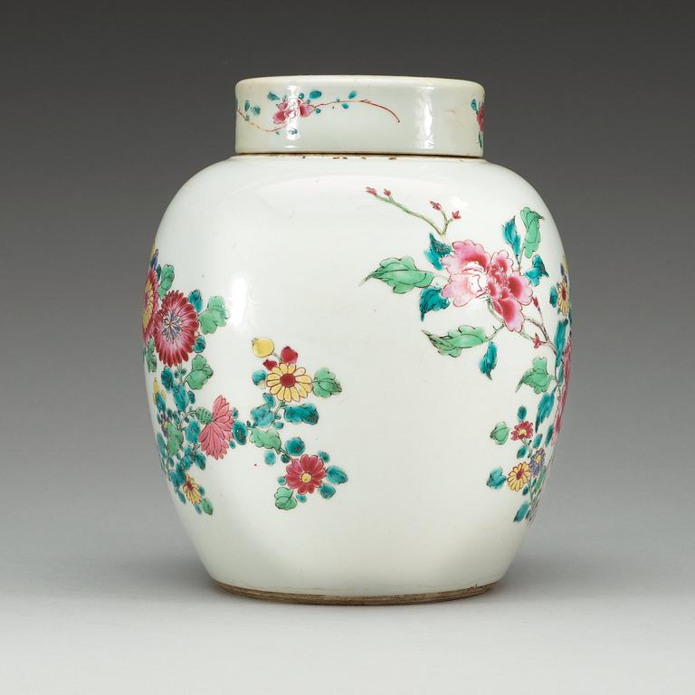 A famille rose jar with cover, Qing dynasty 18th Century.