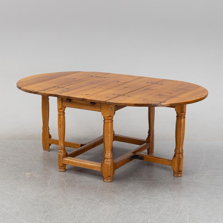 A baroque style gate-leg table, first half of the 20th century.