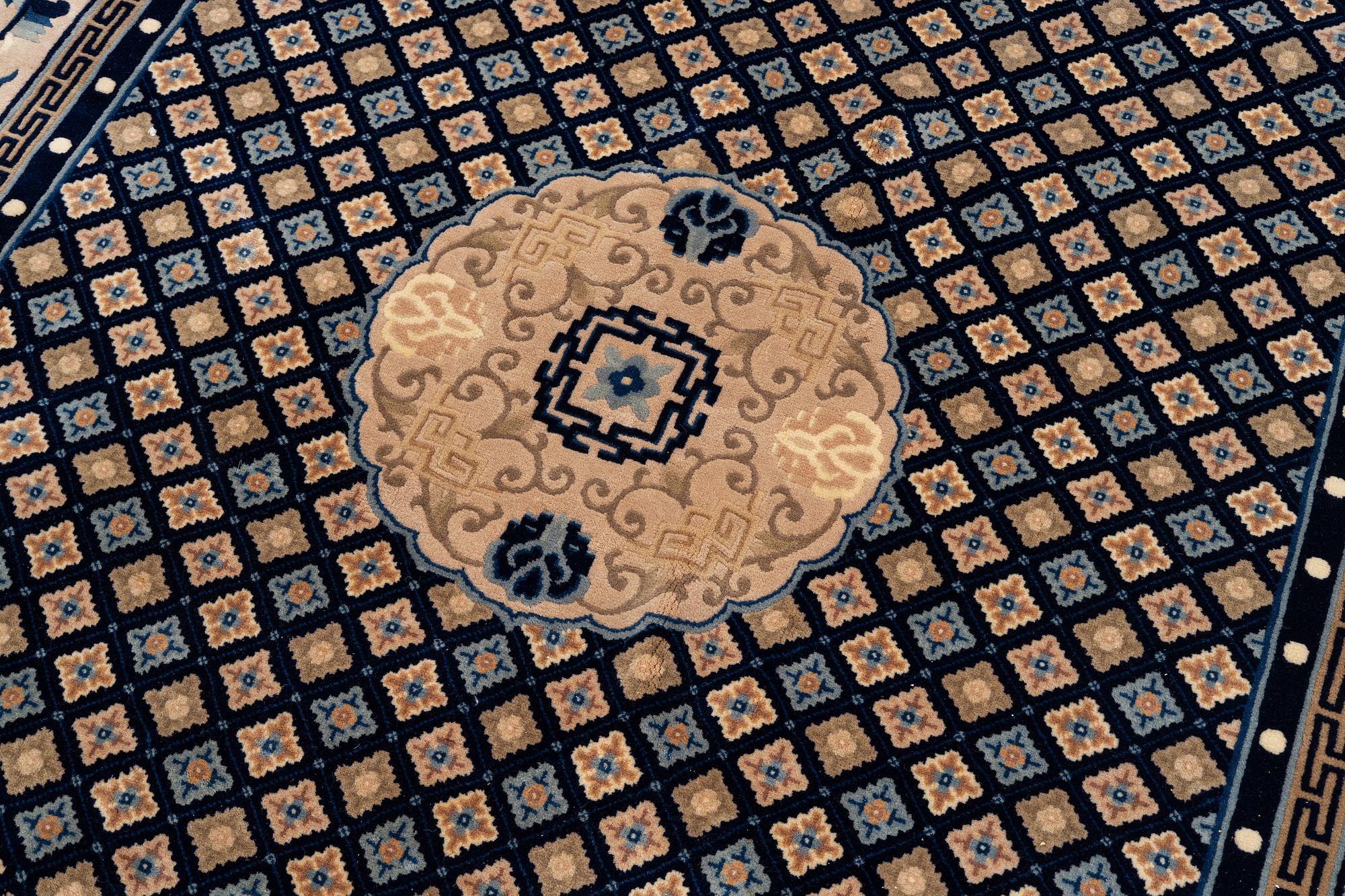 Carpet China, approx. 290 x 190 cm.