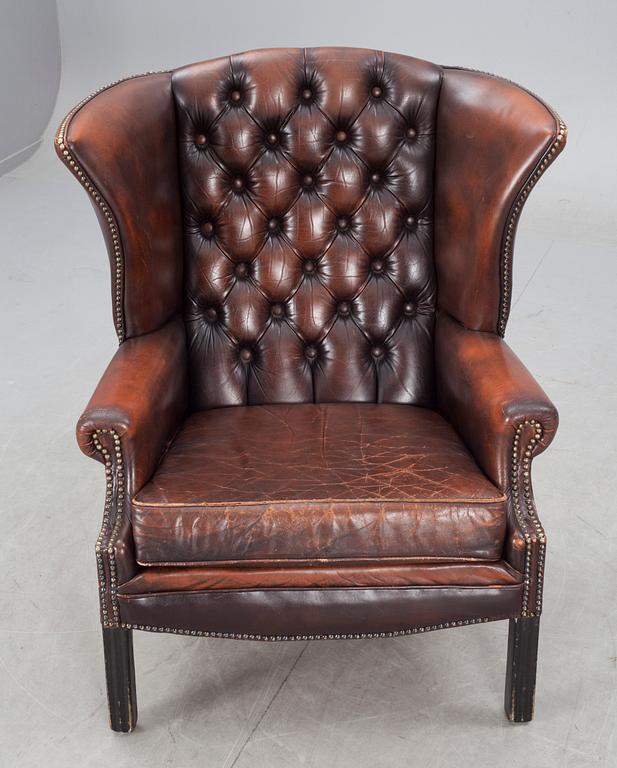 ÖRONLAPPSFÅTÖLJ, engelsk stil, 1900-tal.