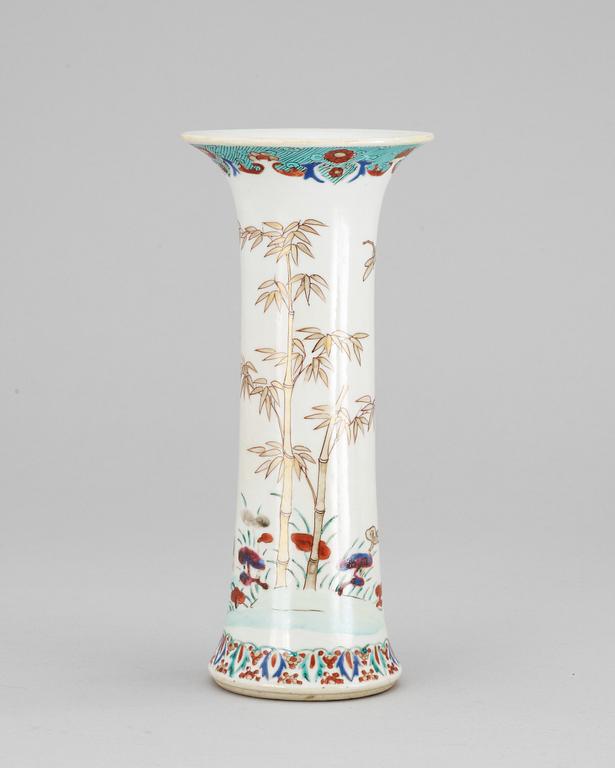 A polychrome vase, Qing dynastin. Qianlong (1736-95).