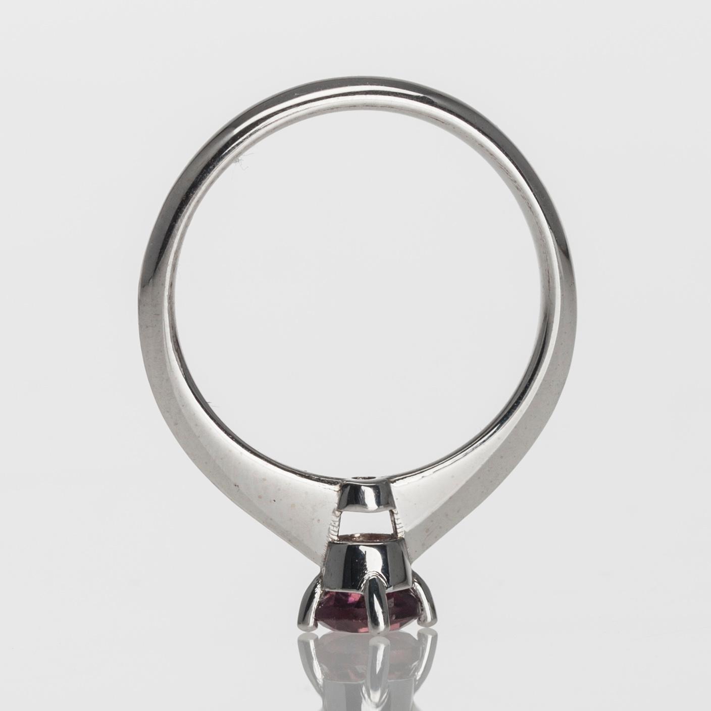 RING, 14K vitguld, turmalin 0,56 ct. Vikt 3,26 g.