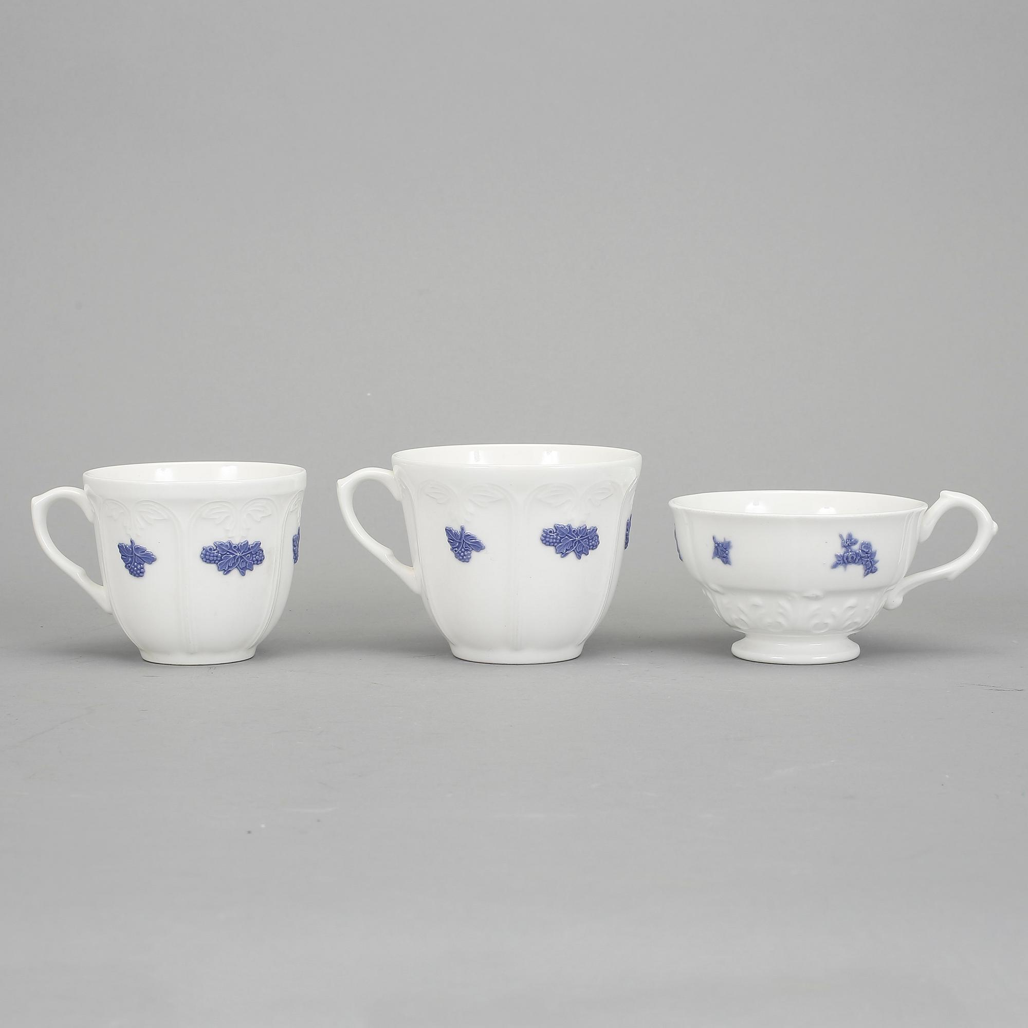 KAFFE- och MATSERVIS, 42 delar, "Blå Blom", bl.a. Gustavsberg.