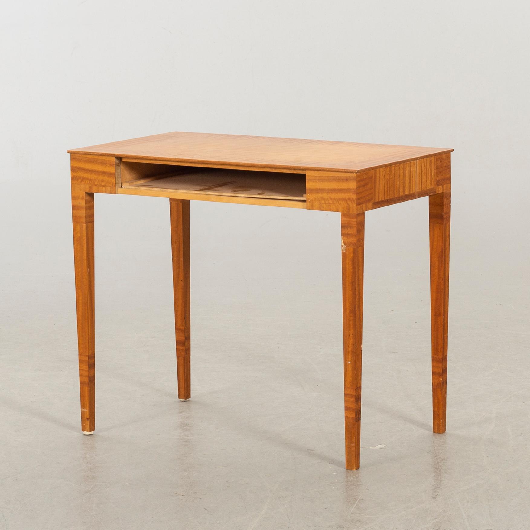 CARL MALMSTEN, a smal sideboard.