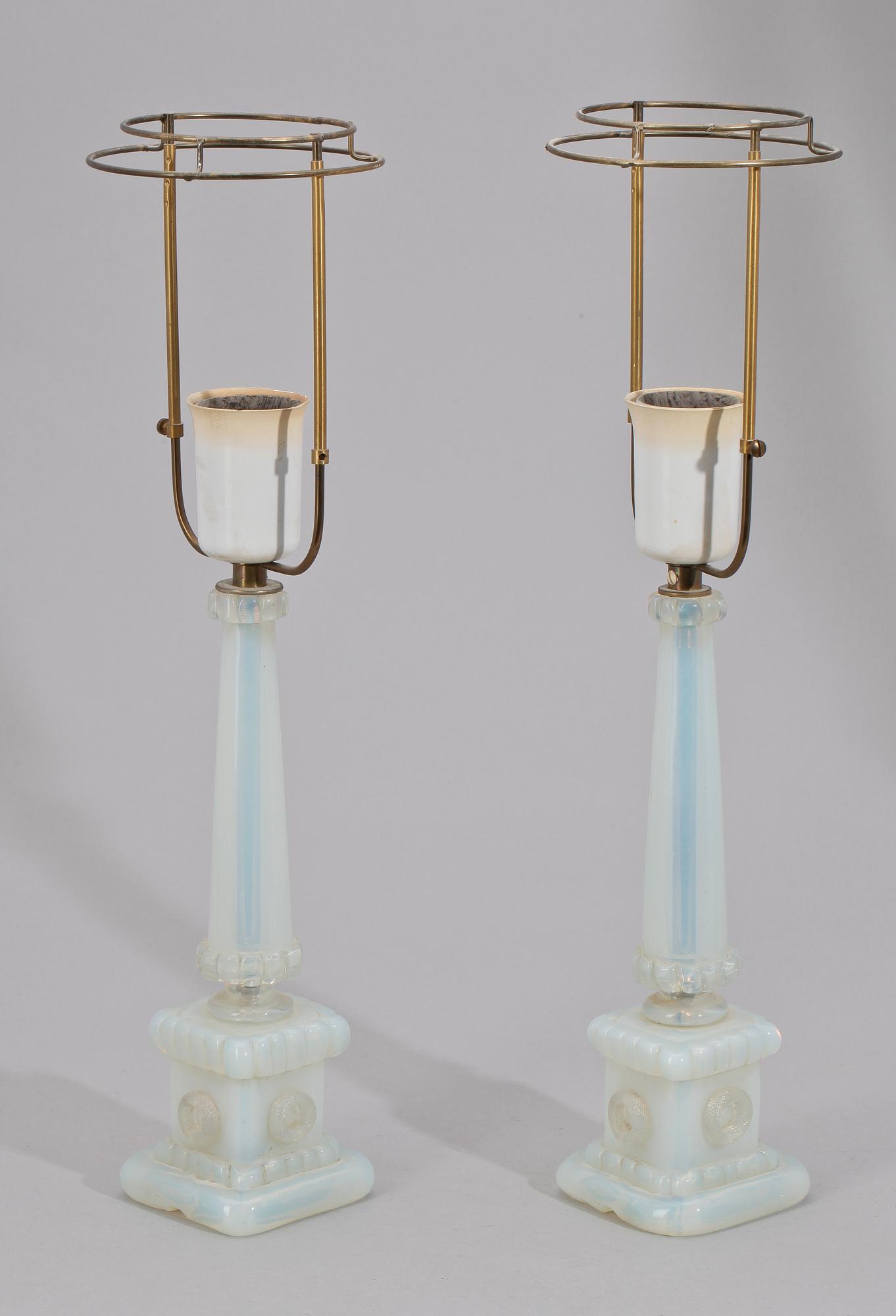 BORDSLAMPOR, ett par, glas, Murano Italien. 1900-tal.