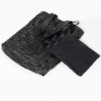 Bottega Veneta, bag "Maxi Intrecciato Cassette Tote".