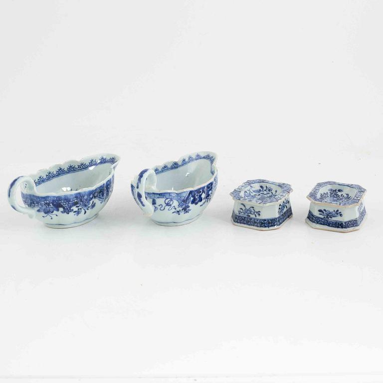 Two Chinese blue and white porcelain sauce boats and two salts, Qing dynasty, Qianlong (1736-95).