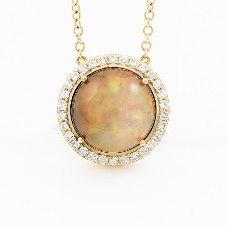 Collier 18K guld med opal och åttkantslipade diamanter.