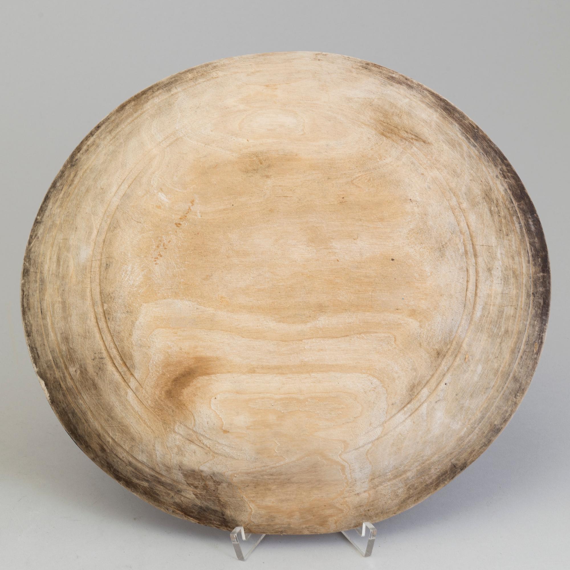 TRÄTALLRIKAR, 7 st, 1800-tal.