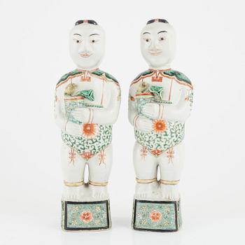 A pair of Kangxi-style figurines, China, late Qing dynasty.