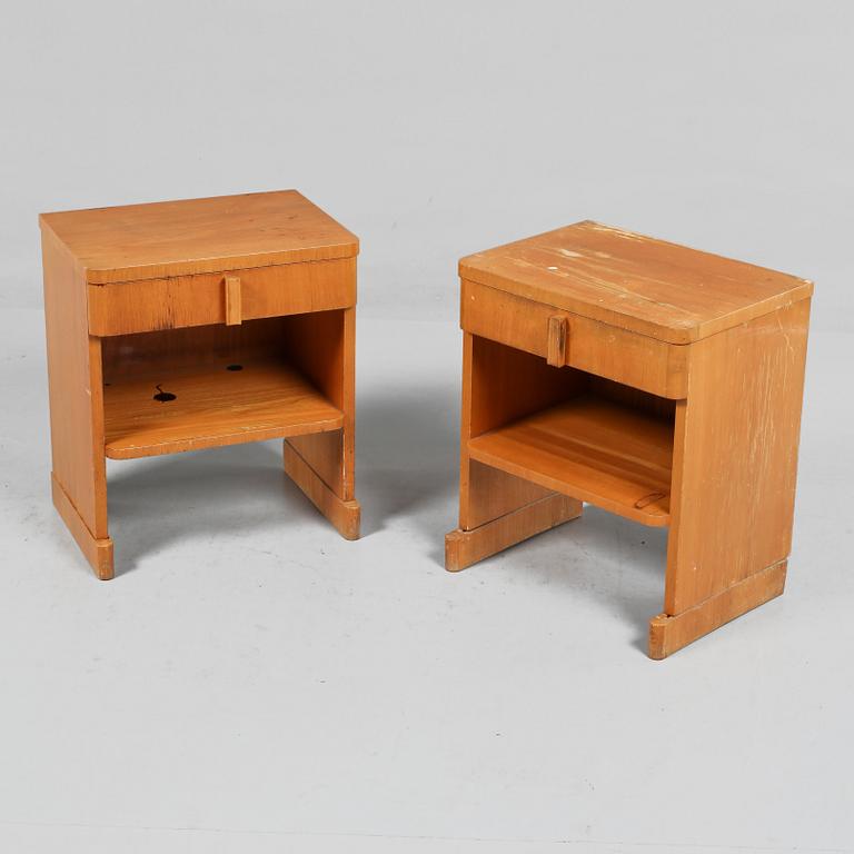 SÄNGBORD, ett par, 1900-talets andra kvartal.