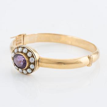 Armring, 18K gold with amethyst and pearls.