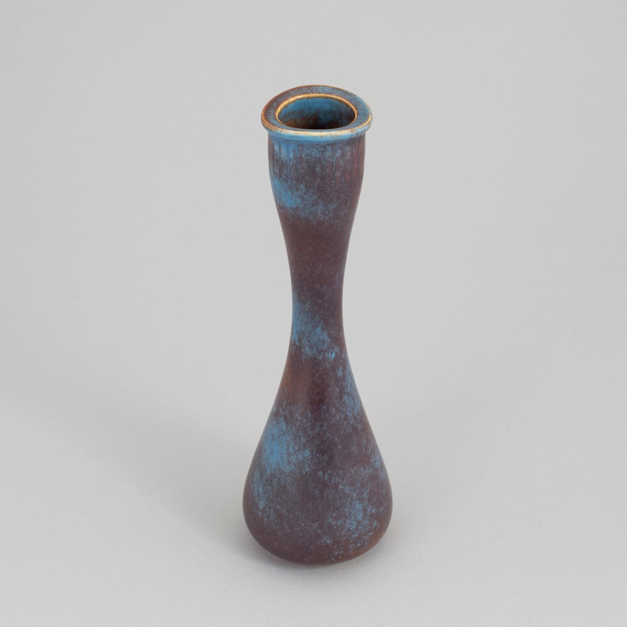 A Gunnar Nylund stoneware vase, Rörstrand 1950´s.