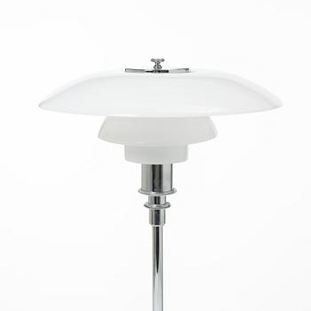 Poul Henningsen, a 'PH 3/2' table lamp, Louis Poulsen, Denmark.