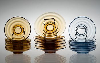 A SET OF GÖRAN HONGELL "Maininki" GLASS ITEMS, 21 pcs.