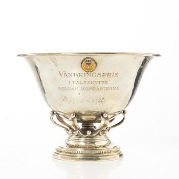 A Hildebrand, skål på fot, silver, Gävle 1923.