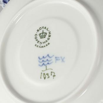 KAFFESERVIS, 23 delar, porslin, "Musselmalet", Royal Copenhagen, 1900-talets andra hälft.