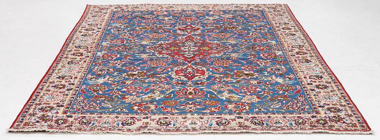 A Najafabad carpet, c. 293 x 202 cm.