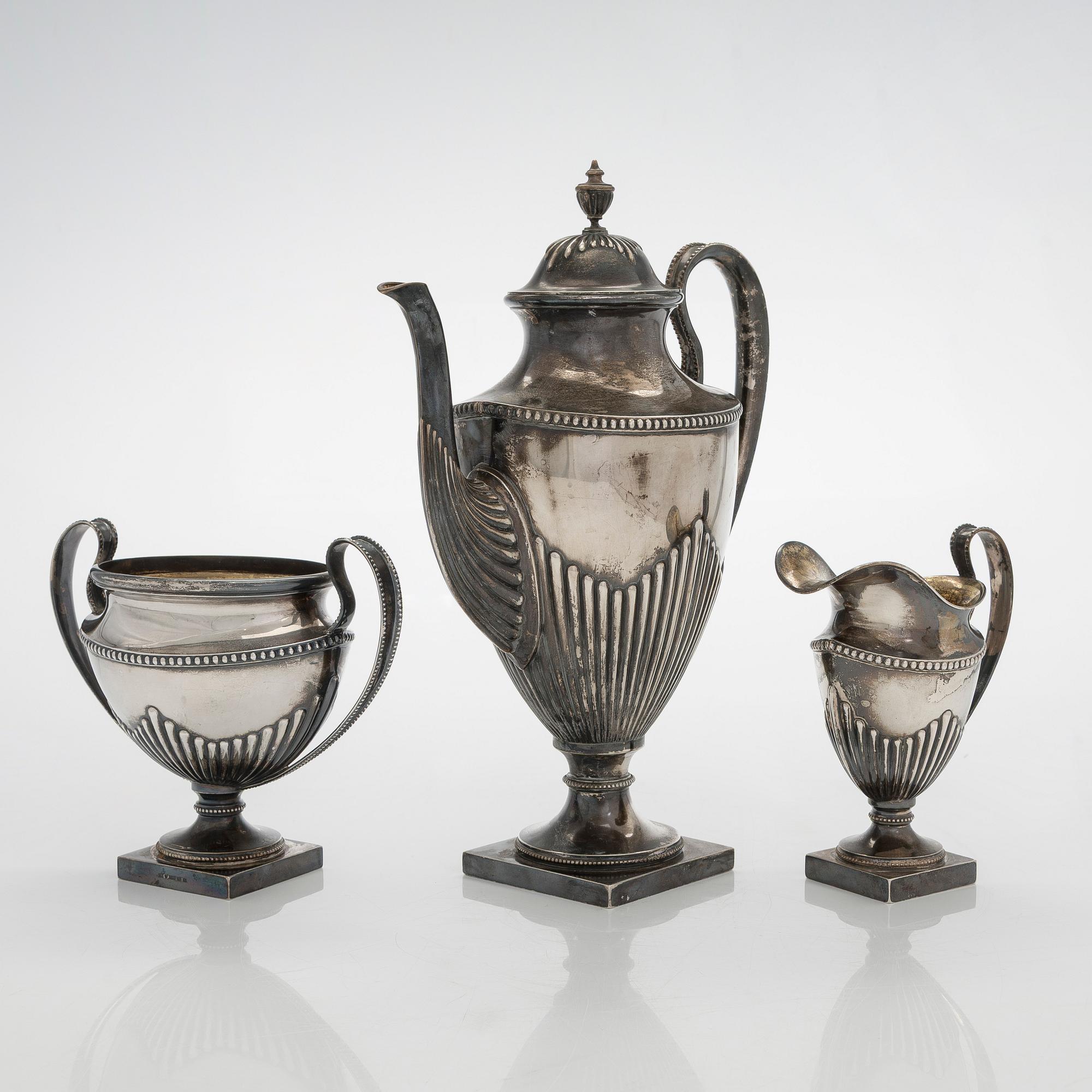 Kahvikalusto 3 osaa, hopea, Suomi 1919-20.