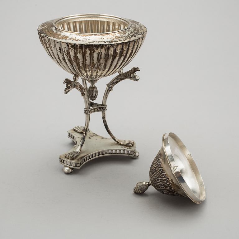 STRÖSOCKERSKÅL med LOCK, silver, GAB, Stockholm, 1905. Vikt ca 572g.