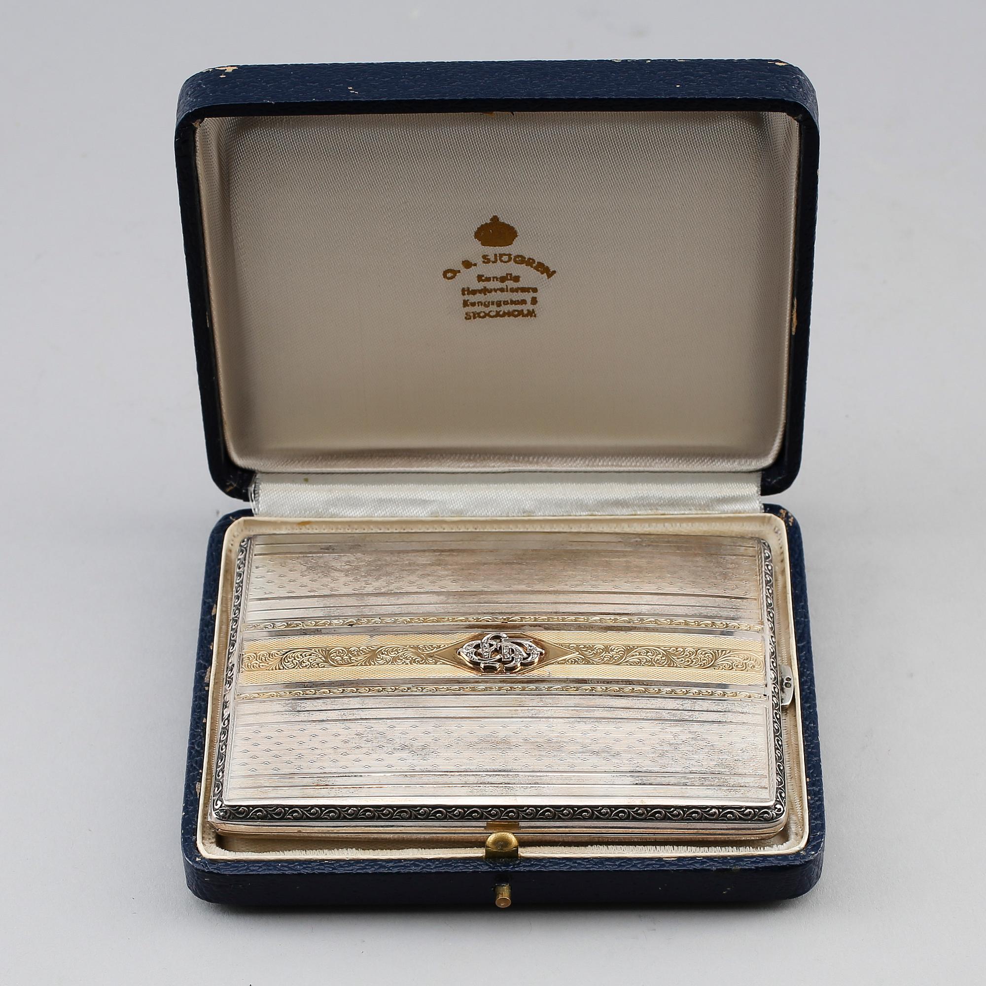 CIGARETTETUI, silver, rosenslipade diamanter. Vikt ca 162 g.