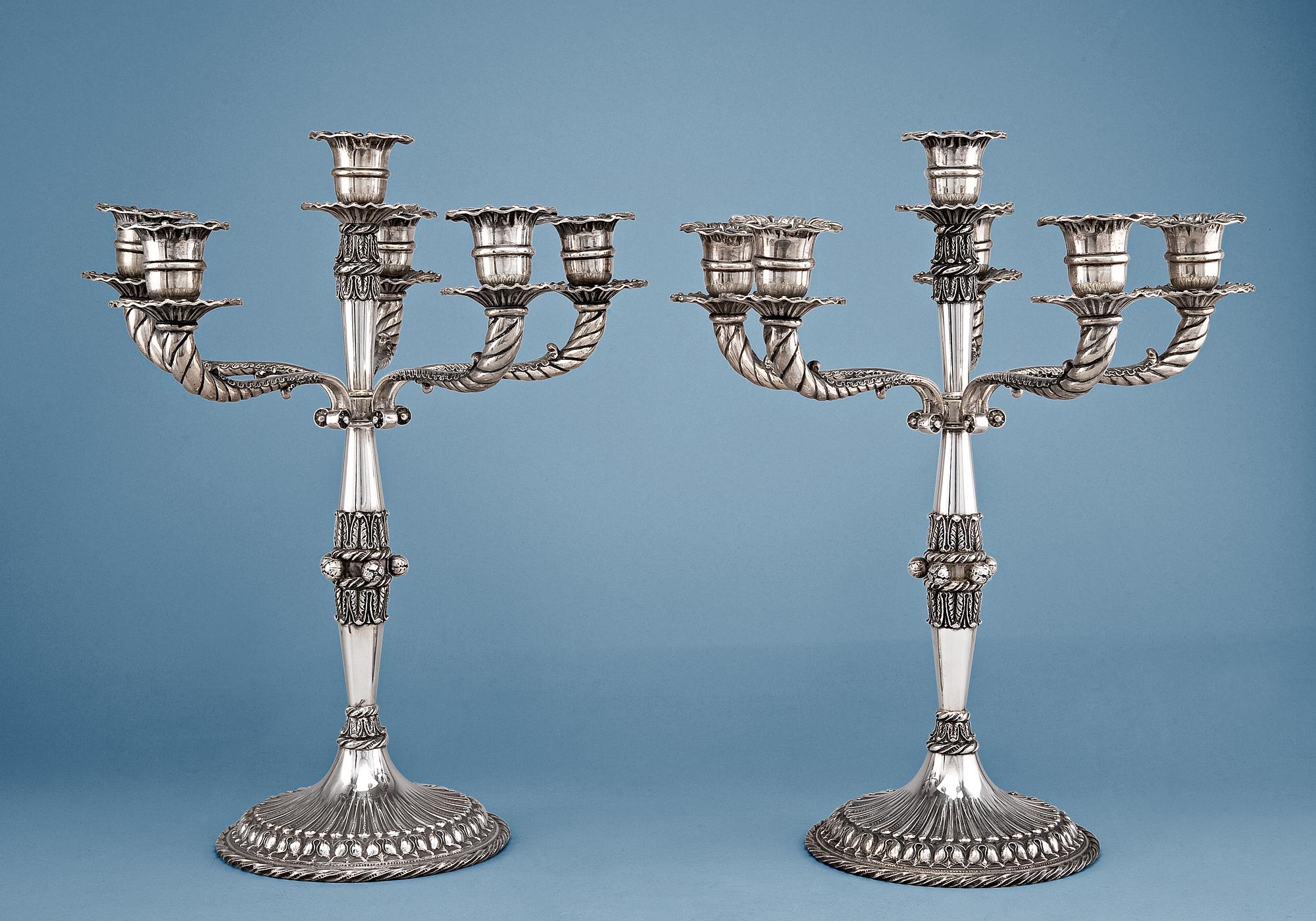 A PAIR OF CAHANDALIERS.
