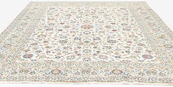 A carpet, Kashan, ca 406 x 305 cm.