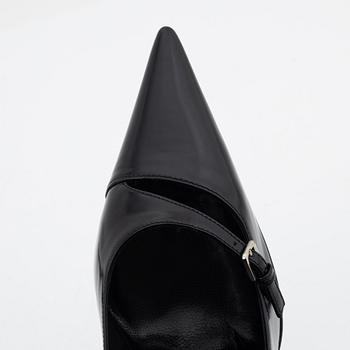 Sergio Rossi, a pair of black leather pumps, size 36.