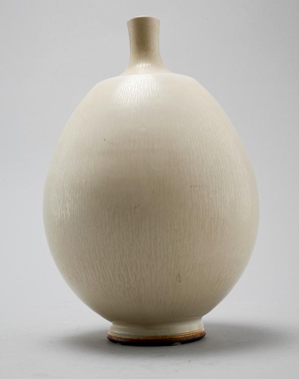 A stoneware vase by Berndt Friberg, Gustavsberg, signed and dated 1976.