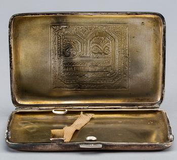 CIGARETTETUI, silver, svenska importstämplar, vikt ca 140 g.