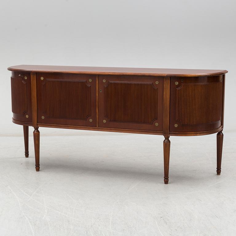 SIDEBOARD, gustaviansk stil, 1900-talets andra hälft.