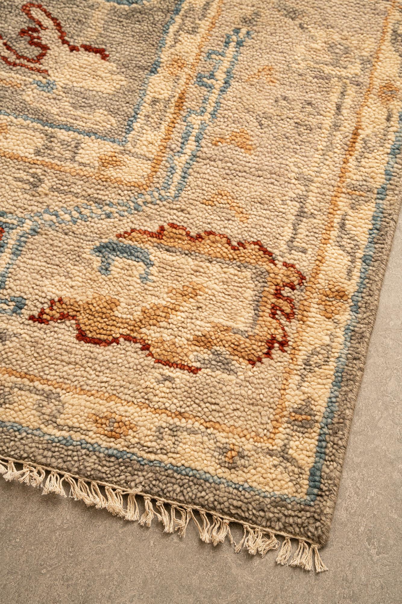 Carpet, Mamluk Design, ca 308 x 235 cm.