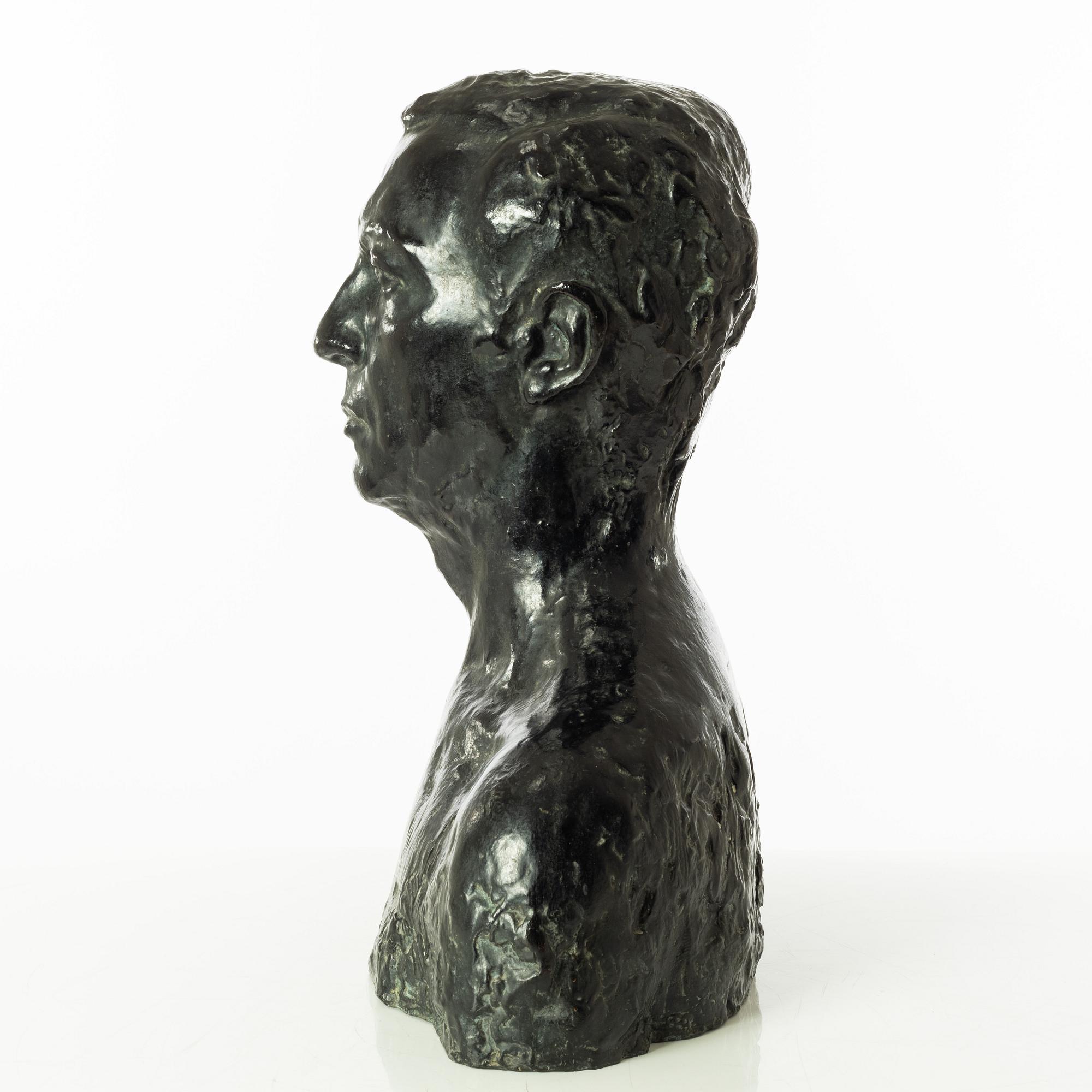 Gudmar Olovson, sculpture. Signed. Numbered. Foundry mark. Bronze, height 49 cm, length 42 cm.