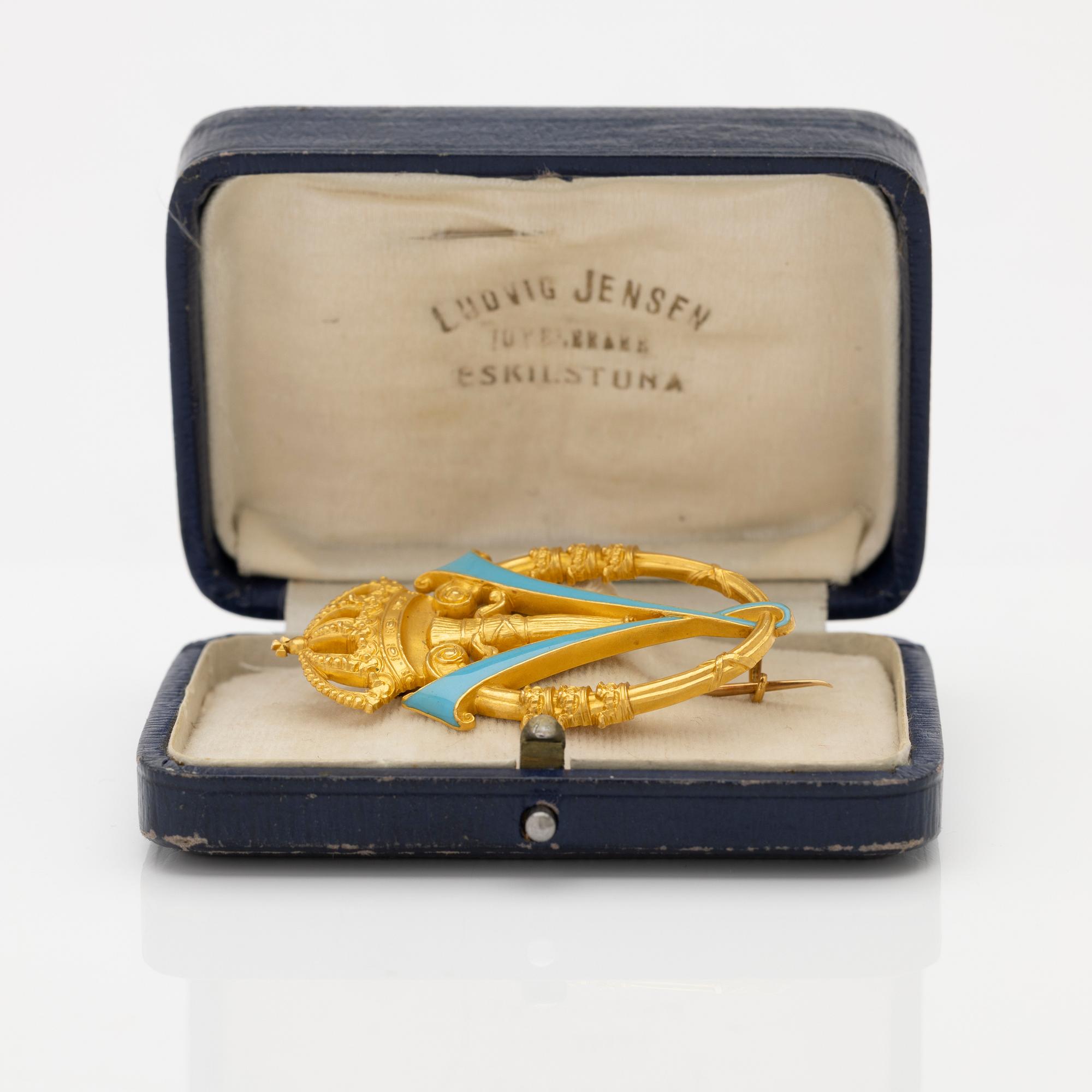 Court service badge, 20K gold and enamel, Carl Fredrik Carlman Stockholm 1908.