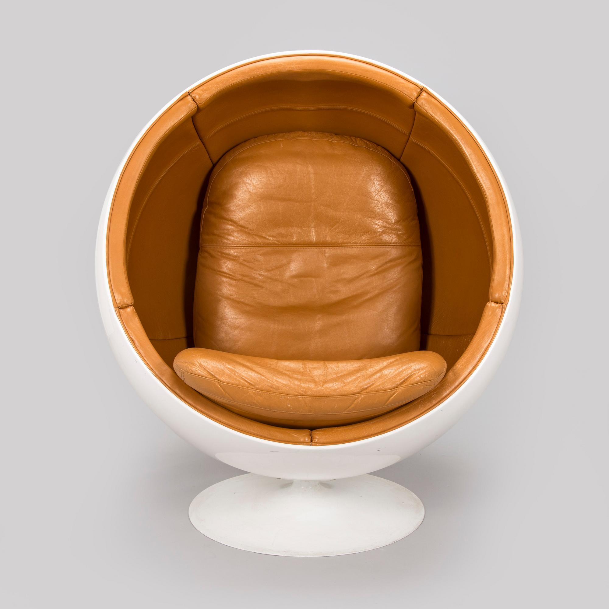 Eero Aarnio, a 'Ball Chair' for Asko.
